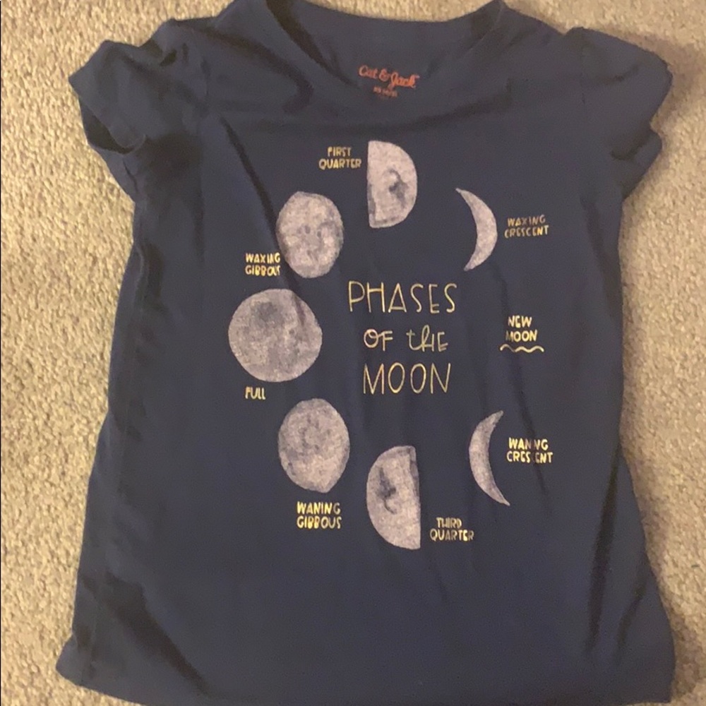 Girls size 5 moon t shirt